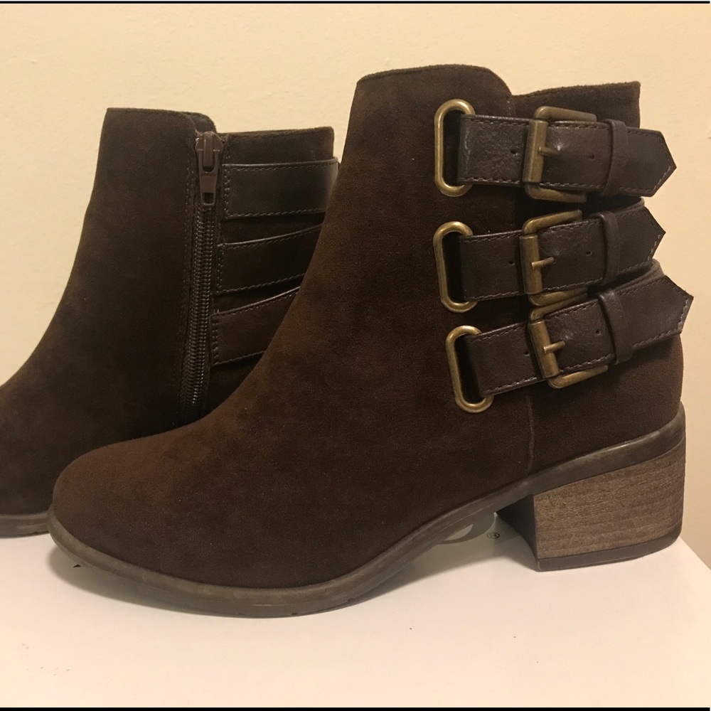 XOXO brown short booties
